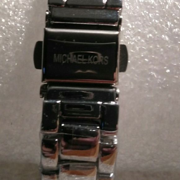 MK Watch - Picture 2 of 5